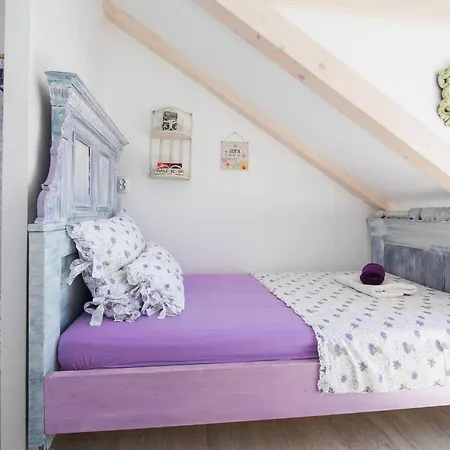 Gugily - Three Bedroom With And Sea View Apartment