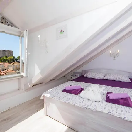 Gugily - Three Bedroom With And Sea View * Ντουμπρόβνικ