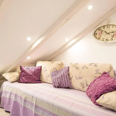 Gugily - Three Bedroom With And Sea View Apartman